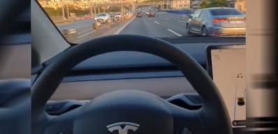 Tesla Türkiye CEO'sundan Türkçe otopilot paylaşımı