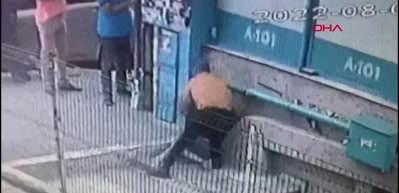 Zehir taciri b&ouml;yle yakalandı! Uyuşturucu satıcısını yakalayan baba sinirlerine hakim olamadı!