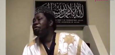 Zikre giren siyahi adam kendini kaptırınca ortaya işte bu muhteşem atmosfer &ccedil;ıktı!