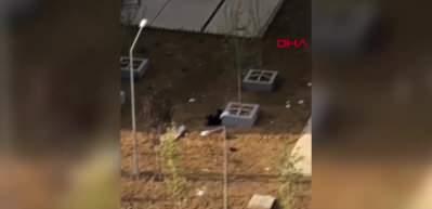 Esenler'de ilgin&ccedil; g&ouml;r&uuml;nt&uuml;! Eşini toprağa g&ouml;m&uuml;p başında dua etti
