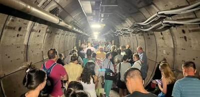 Tren arızalanınca Manş T&uuml;neli'nde saatlerce mahsur kaldılar