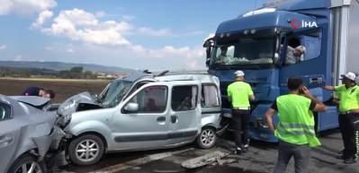 Bolu'da zincirleme kaza! 6 ara&ccedil; birbirine girdi