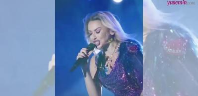Hadise verdiği konserde gözyaşlarına boğuldu! 