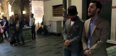 İstiklal Caddesi'ndeki Kur'an Tilaveti t&uuml;yleri diken diken etti!