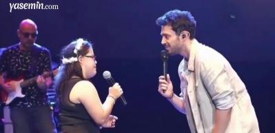 Murat Boz konserinde bir hayranıyla düet yaptı!