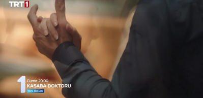 Kasaba Doktoru'nun 15. b&ouml;l&uuml;m fragmanı yayınlandı! Kasaba Doktoru 15. b&ouml;l&uuml;m...