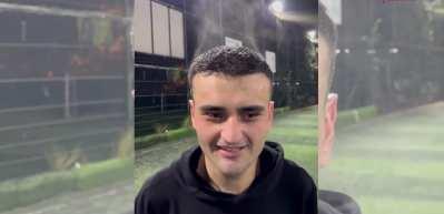 CZNBurak'tan halı sahada endişelendiren anlar! Kafasından dumanlar &ccedil;ıktı