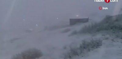 Bayburt - Trabzon sınırındaki köylere mevsimin ilk karı yağdı