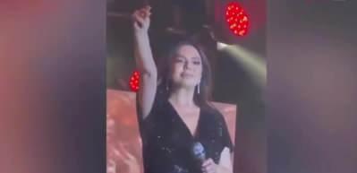 Ebru G&uuml;ndeş, y&uuml;z&uuml;ğ&uuml;n&uuml; g&ouml;stere g&ouml;stere dans etti!