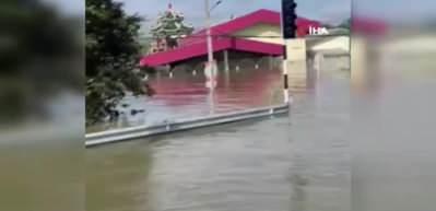 Son 20 yılın en şiddetlisi! Kentin tamamı sular altına kaldı