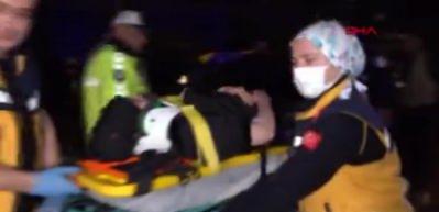 Bursa'da iş&ccedil;i servisi kamyonetle &ccedil;arpıştı! 4 iş&ccedil;i yaralı