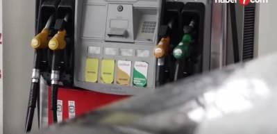 Petrol fiyatları sert d&uuml;şt&uuml;! Benzin ve motorine indirim ihtimali