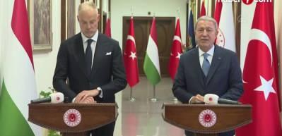 Bakan Hulusi Akar, Macar mevkidaşıyla birlikte ortak basın a&ccedil;ıklaması yaptı!