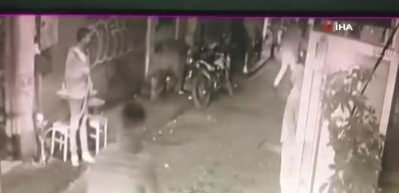 Beyoğlu'nda silahlı saldırı! Taşkınlık çıkaran şüpheli dehşet saçtı