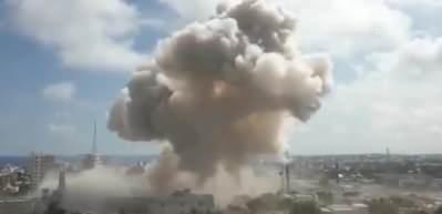 Somali&rsquo;nin başkenti Mogadişu&rsquo;da bomba y&uuml;kl&uuml; iki ara&ccedil;la katliam!