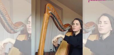 Aslı Tandoğan'dan kızına büyük jest! Hem çaldı hem söyledi