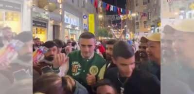 CZN Burak yoğunluktan yolda y&uuml;r&uuml;yemedi! &Ccedil;&ouml;p kamyonuna bindi