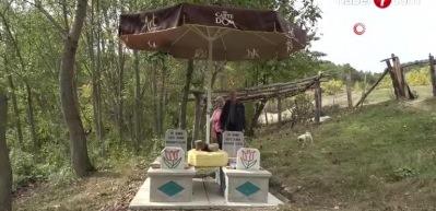 Kastamonu'da evli &ccedil;ift yaşarken kendi mezarlarını yaptırdılar!