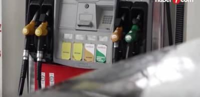 Akaryakıt tepe taklak! Benzin ve motorin fiyatları 9 ay &ouml;nceye d&ouml;n&uuml;yor