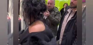 Bülent Ersoy'u karşısında gören küçük kızın bakışları viral oldu!