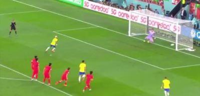 Neymar kendisiyle dalga ge&ccedil;en kaleciyi fena avladı! Kaleci sosyal medyada alay konusu...