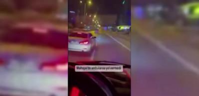 İstanbul trafiğinde ambulansın ge&ccedil;işini engelleyen s&uuml;r&uuml;c&uuml;n&uuml;n ehliyetine el konuldu