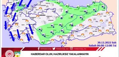 İstanbul'a ilk kar d&uuml;şt&uuml;! Meteoroloji'den peş peşe uyarı geldi...