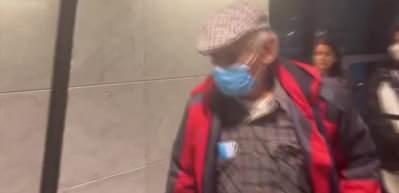 Serbest bırakılan seri katil Sobhraj Fransa'da...İşte ilk g&ouml;r&uuml;nt&uuml;leri