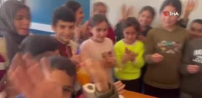 Tuzlalı &ouml;ğrencilerden &ouml;rnek davranış! Har&ccedil;lıkları ile Diyarbakırlı &ouml;ğrenciler mutlu ediyorlar...