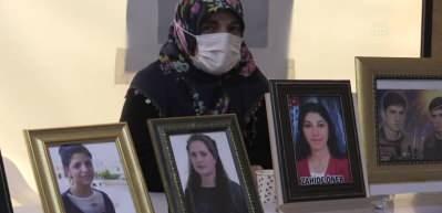 Diyarbakır annelerinin &ccedil;ağrısı PKK'lıları kokuttu: &Ouml;rg&uuml;t i&ccedil;inde 'iletişim' yasağı geldi!