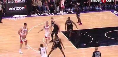 Alperen Şeng&uuml;n NBA'de tarihe ge&ccedil;ti! En gen&ccedil; 'triple double' yapan pivot oldu