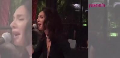 Birce Akalay'dan "Beni Benimle Bırak" yorumu! Nükhet Duru ile aynı sahnede...