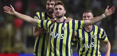 Fenerbahçe duyurdu! Sözleşmesi uzatıldı