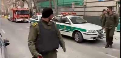 İran'daki Azerbaycan Büyükelçiliği'ne silahlı saldırı! 