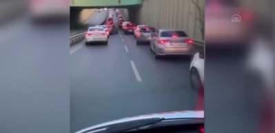 Fermuar sistemiyle ambulansa yol verdiler
