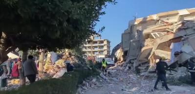 65 saat sonra enkazdan &ccedil;ıkarılan gencin ilk isteği &ccedil;ikolata oldu