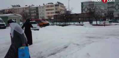 Deprem sonrası yardım paralarına g&ouml;z diken siteler tek tek kapatıldı!