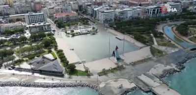  İskenderun'da deniz seviyesi y&uuml;kseldi, b&ouml;lge havadan g&ouml;r&uuml;nt&uuml;lendi