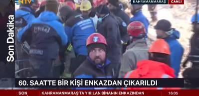 Kahramanmaraş'ta 60. saatte mucize kurtuluş! Sevin&ccedil;ten herkes g&ouml;zyaşlarını tutamadı