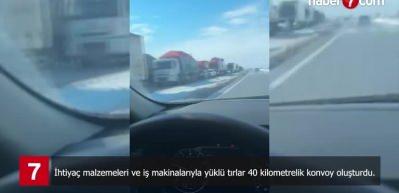 Yardım tırları akın akın deprem b&ouml;lgesine gidiyor! 40 kilometrelik kuyruk&nbsp;oluşturdular