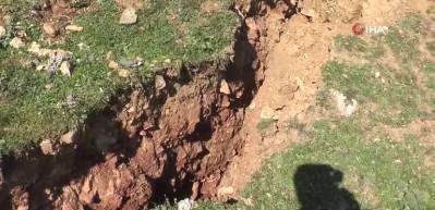 Depremin şiddetini g&ouml;zler &ouml;n&uuml;ne seren g&ouml;r&uuml;nt&uuml;! Dağlar birleşti...