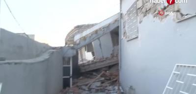Ailesini kurtarmak i&ccedil;in girdiği evde enkaz altında kalarak hayatını kaybetti!