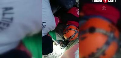 Hatay'da yıllardır aynı binada oturan komşular enkaz altında tanışmış