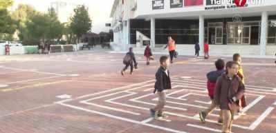 İzmir'de depremsellik testleri sonucu 8 okulun tahliyesine karar verildi