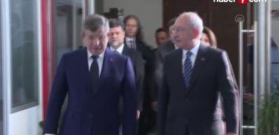 Kılı&ccedil;daroğlu'ndan s&uuml;priz hamle: Davutoğlu ile 3 saatlik g&ouml;r&uuml;şme...