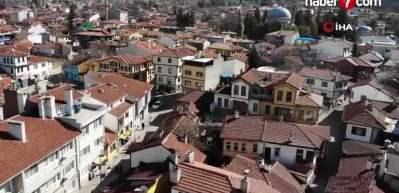 Fırsat&ccedil;ı ev sahiplerini utandıracak hareket! Evlerini kira bedelsiz muhta&ccedil; vatandaşlara verdiler...