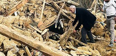 Kahramanmaraş'ta 637 saat sonra enkazdan 2 keçi canlı çıkarıldı