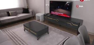 &Uuml;nl&uuml; şarkıcı Ebru Yaşar, depremin simgesi olan acılı babaya evini hediye etti