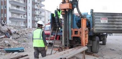 Adıyaman G&ouml;lbaşı'nda zemin et&uuml;d&uuml; i&ccedil;in sondaj &ccedil;alışması başlatıldı