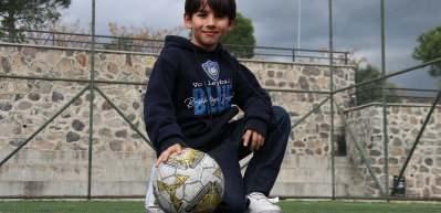 Deprem sonrası İzmir'e taşınan minik futbolcu, Altınordu&rsquo;da oynamak istiyor